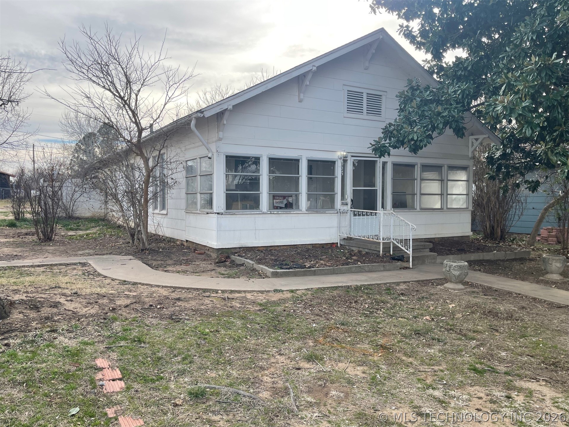 1002 E Thompson Avenue Sapulpa OK 74066