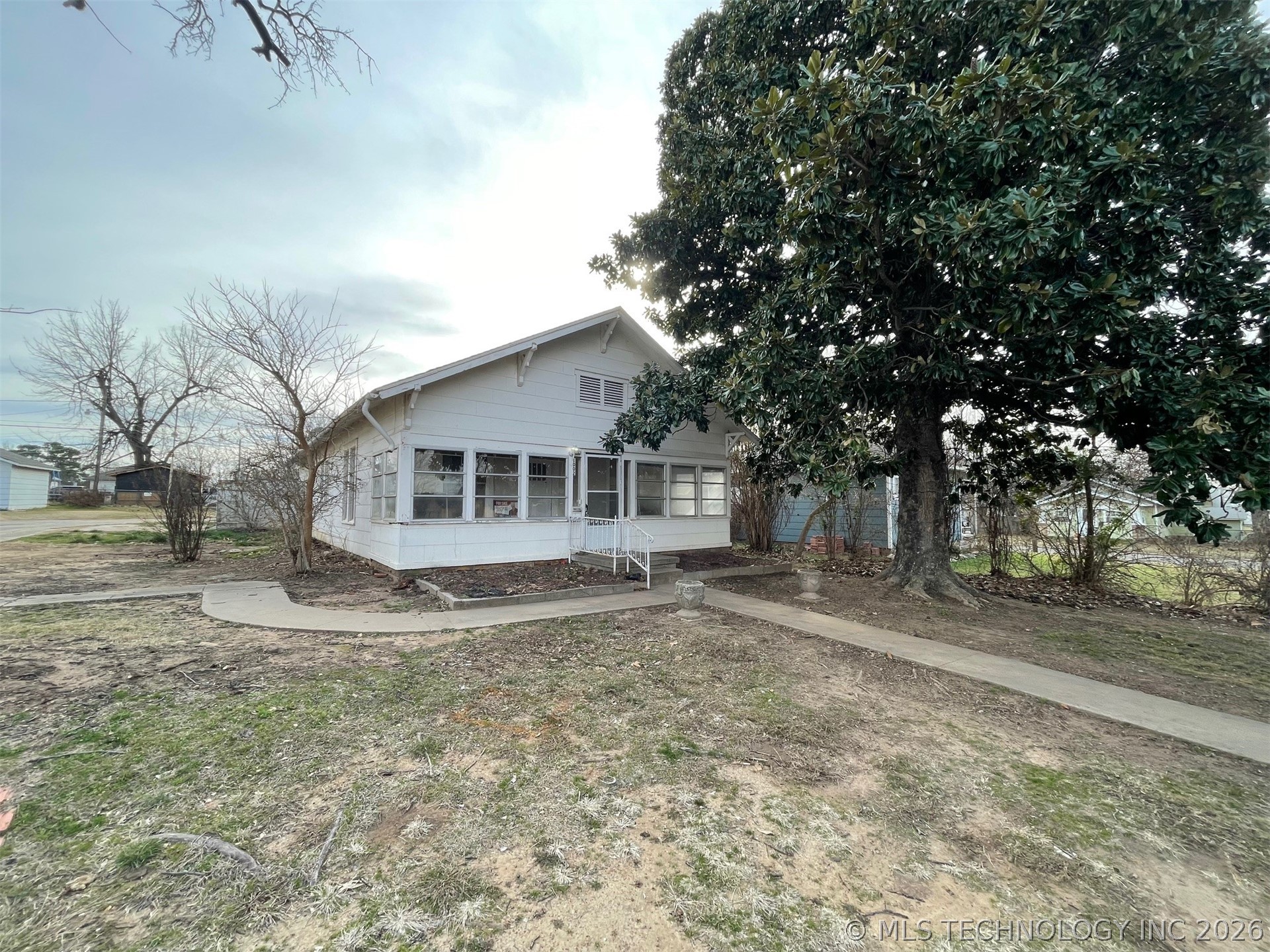 1002 E Thompson Avenue Sapulpa OK 74066