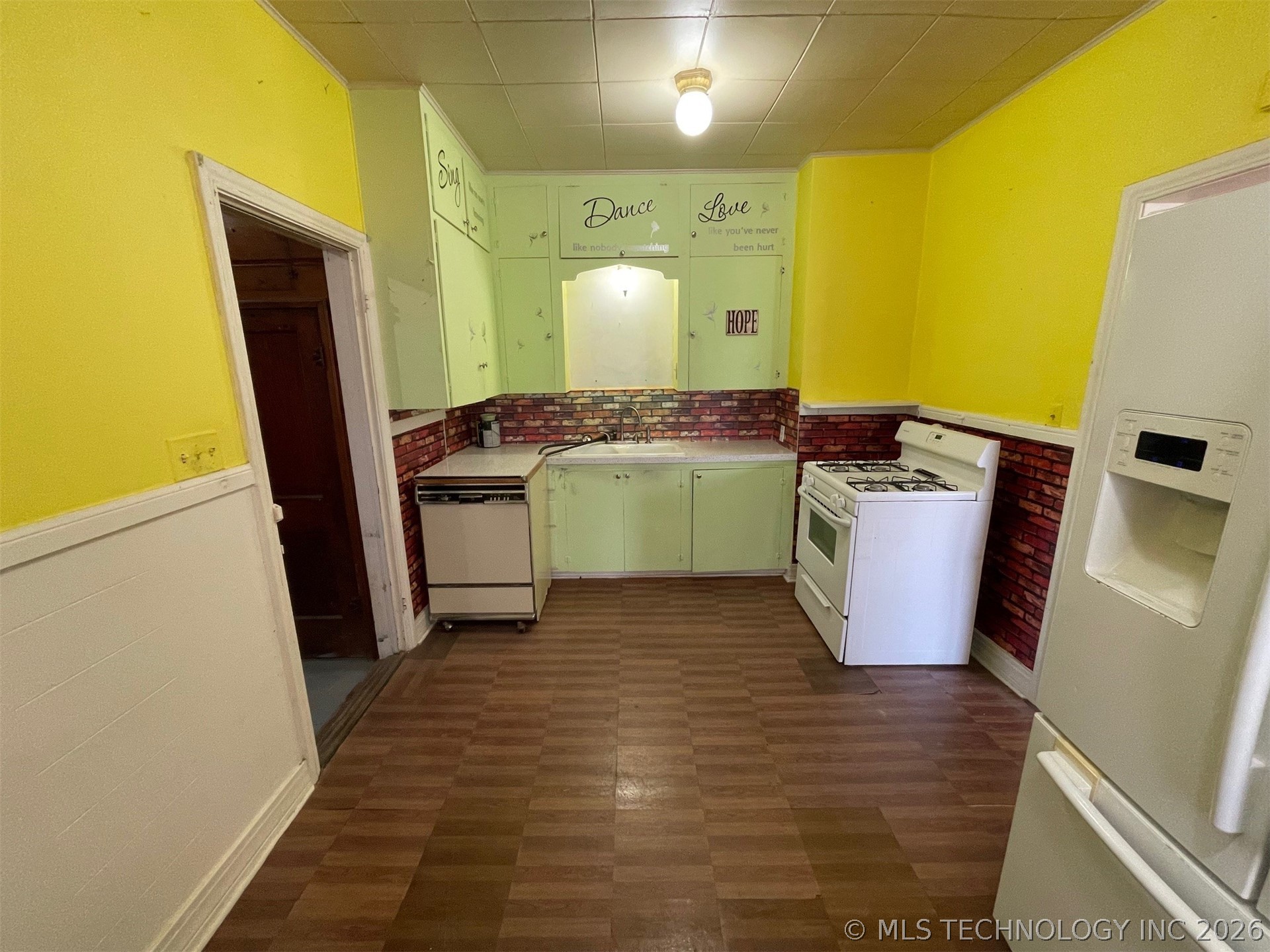 1002 E Thompson Avenue Sapulpa OK 74066