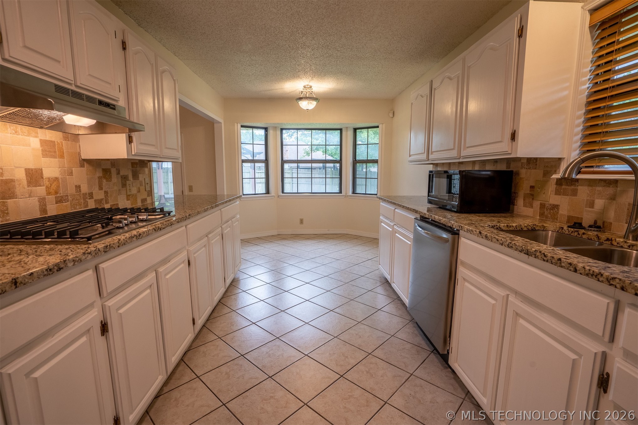 12122 E 37th Place Tulsa OK 74146