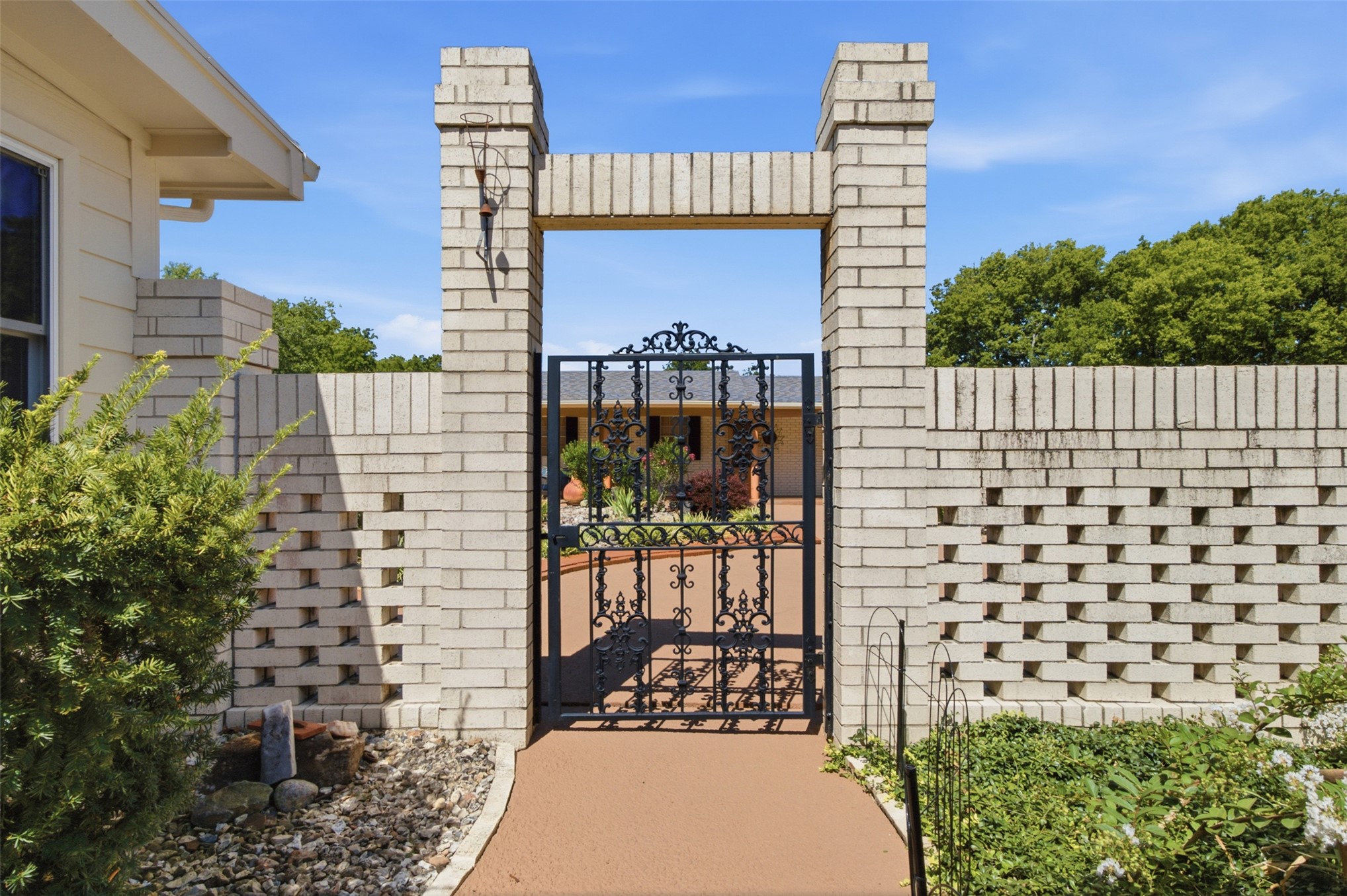 735 W Holiday Lane Claremore OK 74017