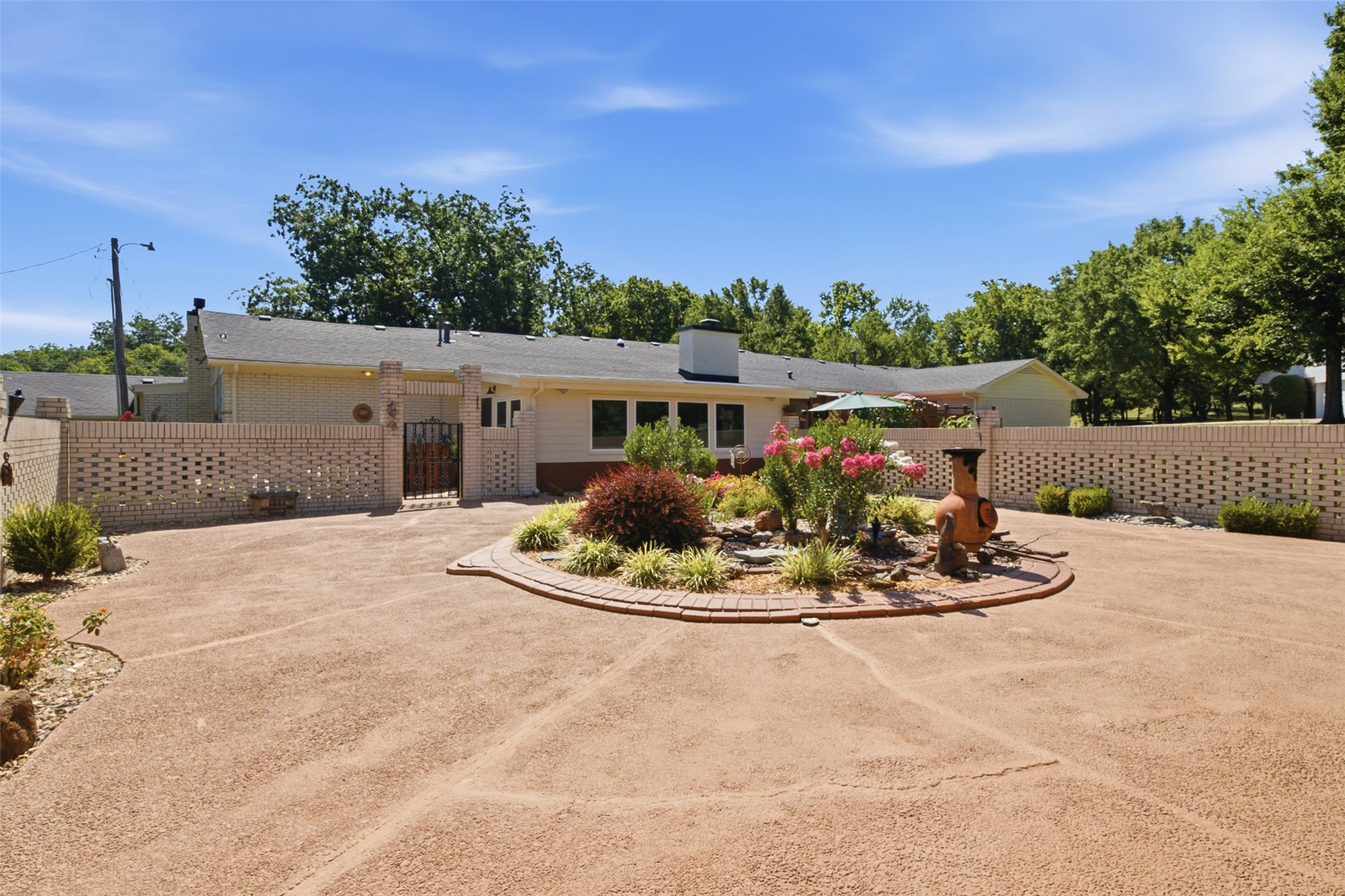 735 W Holiday Lane Claremore OK 74017
