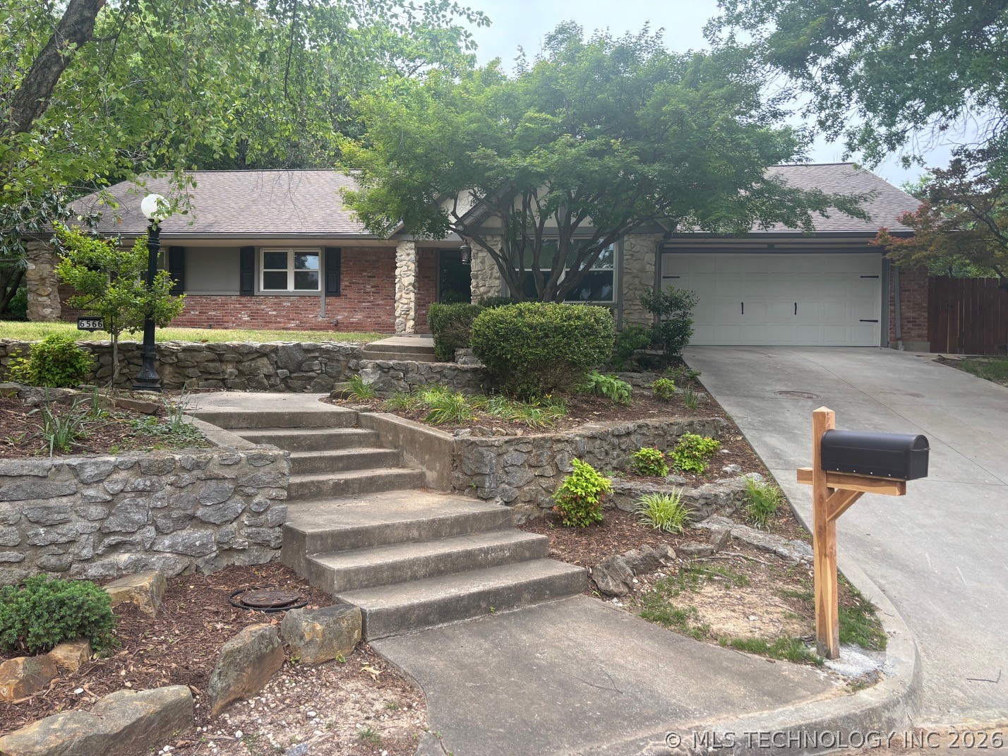 6566 S Hudson Place Tulsa OK 74136