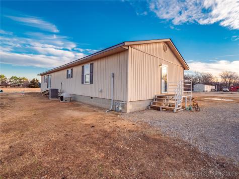 609 1ST Street Pittsburg OK 74560