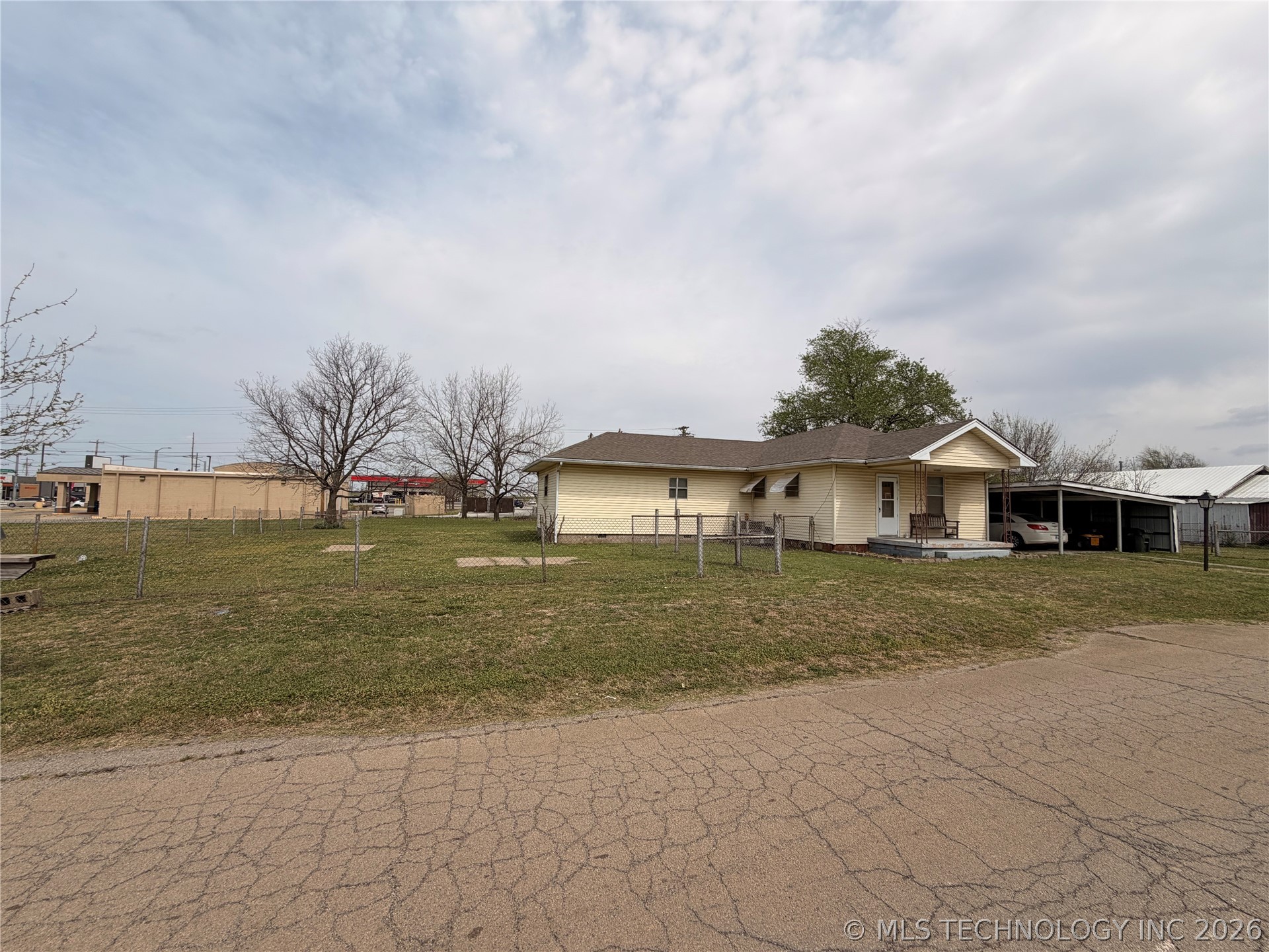 1412 E Walnut Street Cushing OK 74023