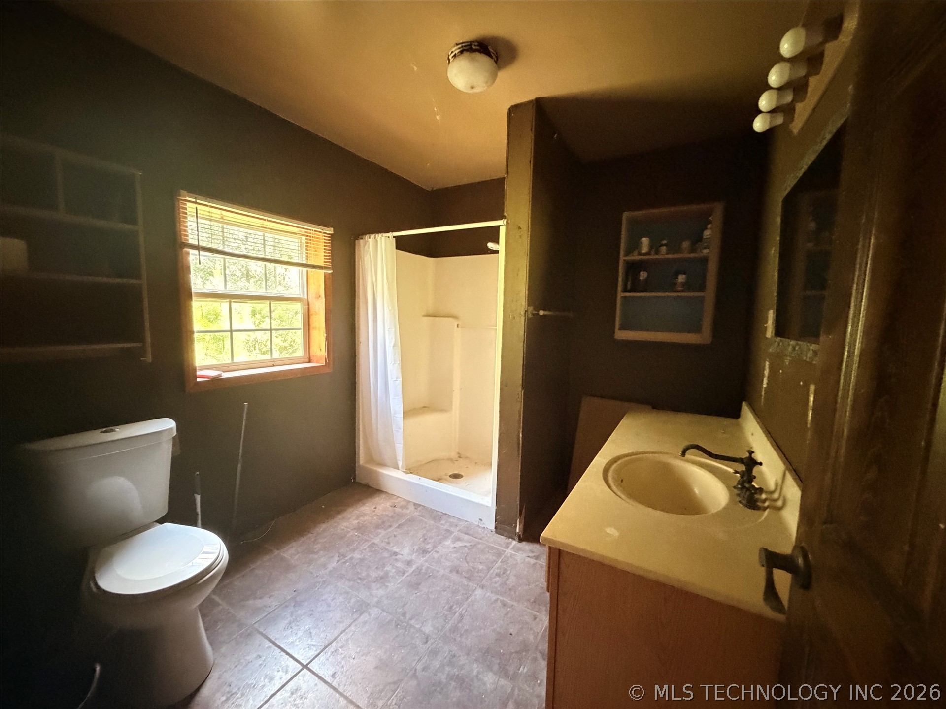 16508 Round Mountain Howe OK 74940