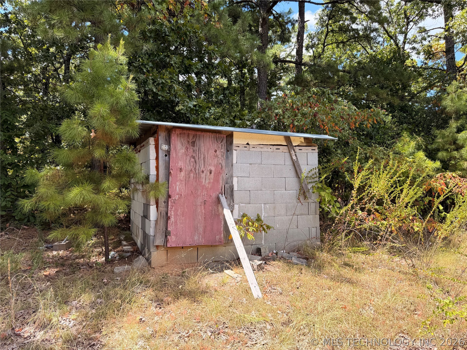 16508 Round Mountain Howe OK 74940