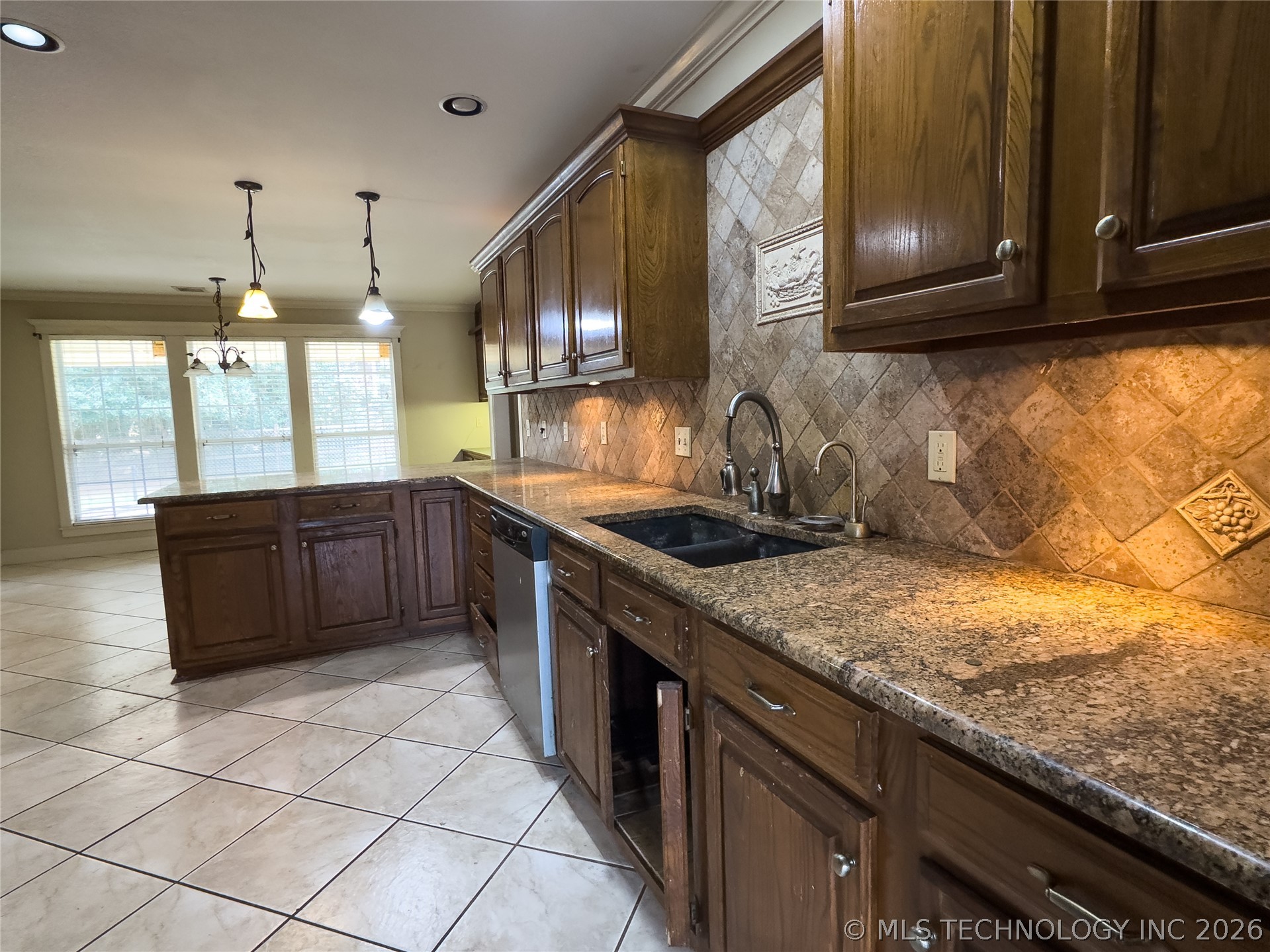 501 E Winston Circle Broken Arrow OK 74011