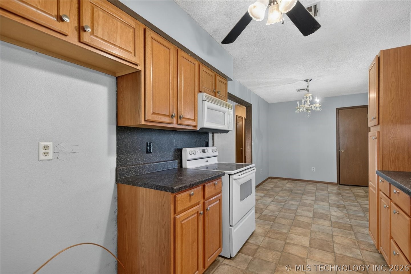 31651 N 4000 Road Ramona OK 74061