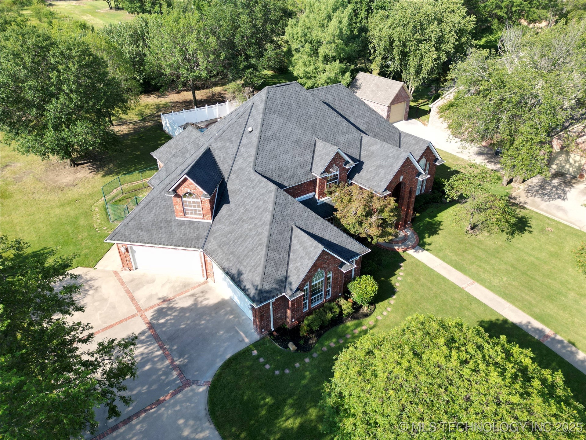 2410 Augusta Road Ardmore OK 73401