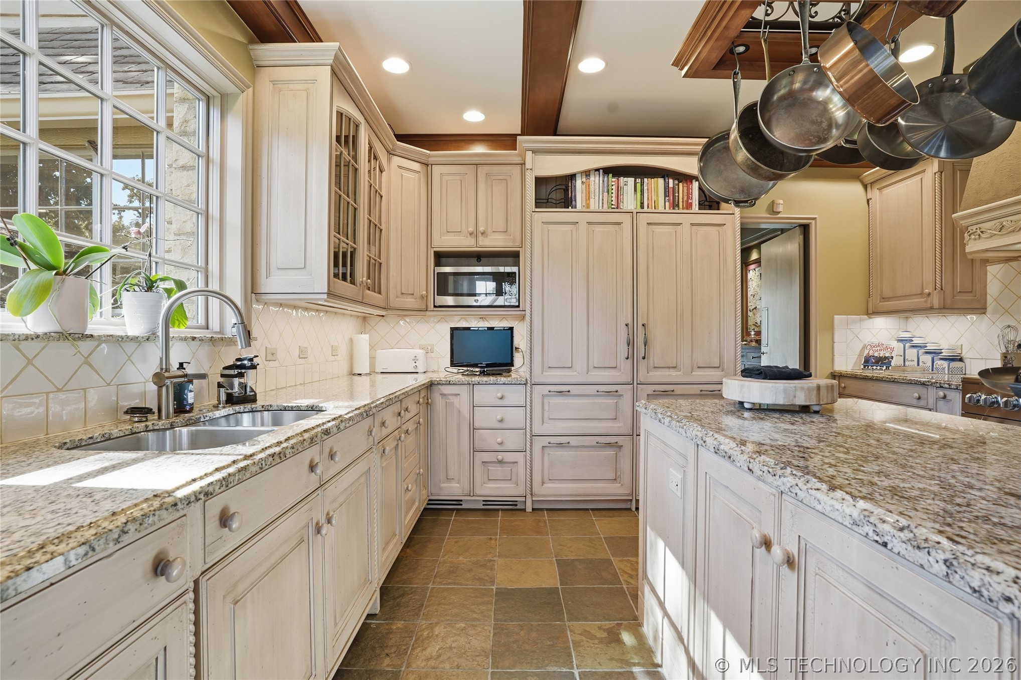 3132 Columbia Circle Tulsa OK 74105