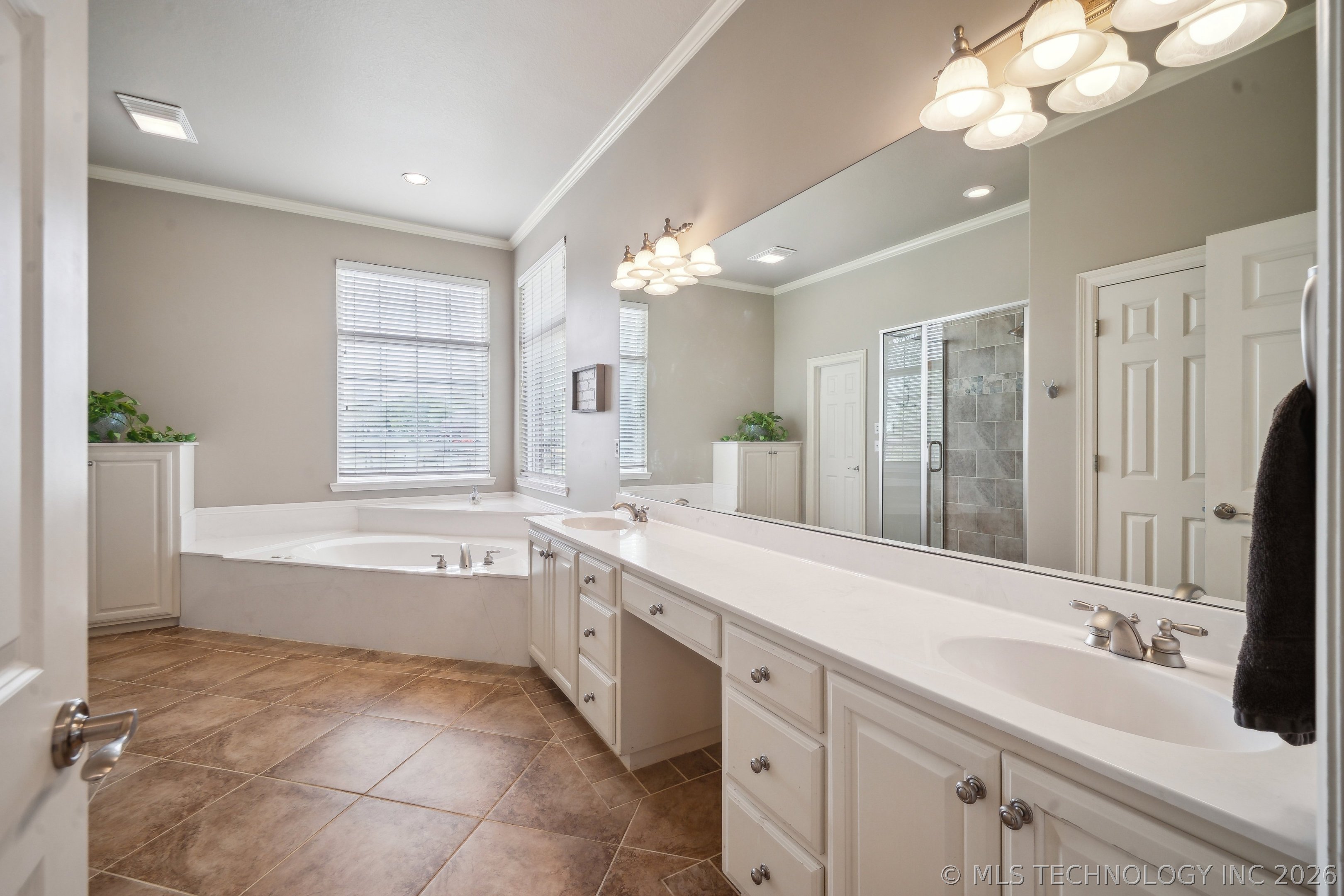 24120 S Meadowview Court Claremore OK 74019