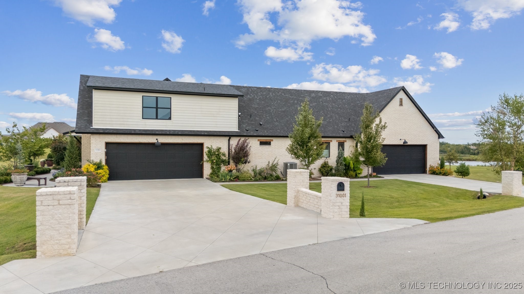 31001 E 68th Street Broken Arrow OK 74014