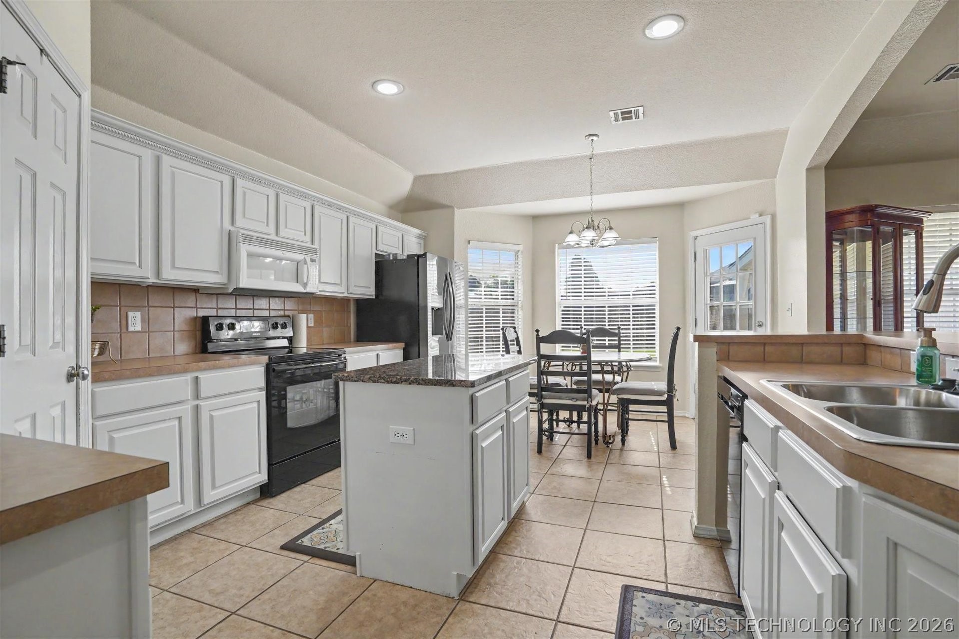 3923 S 216th Eastavenue Broken Arrow OK 74014