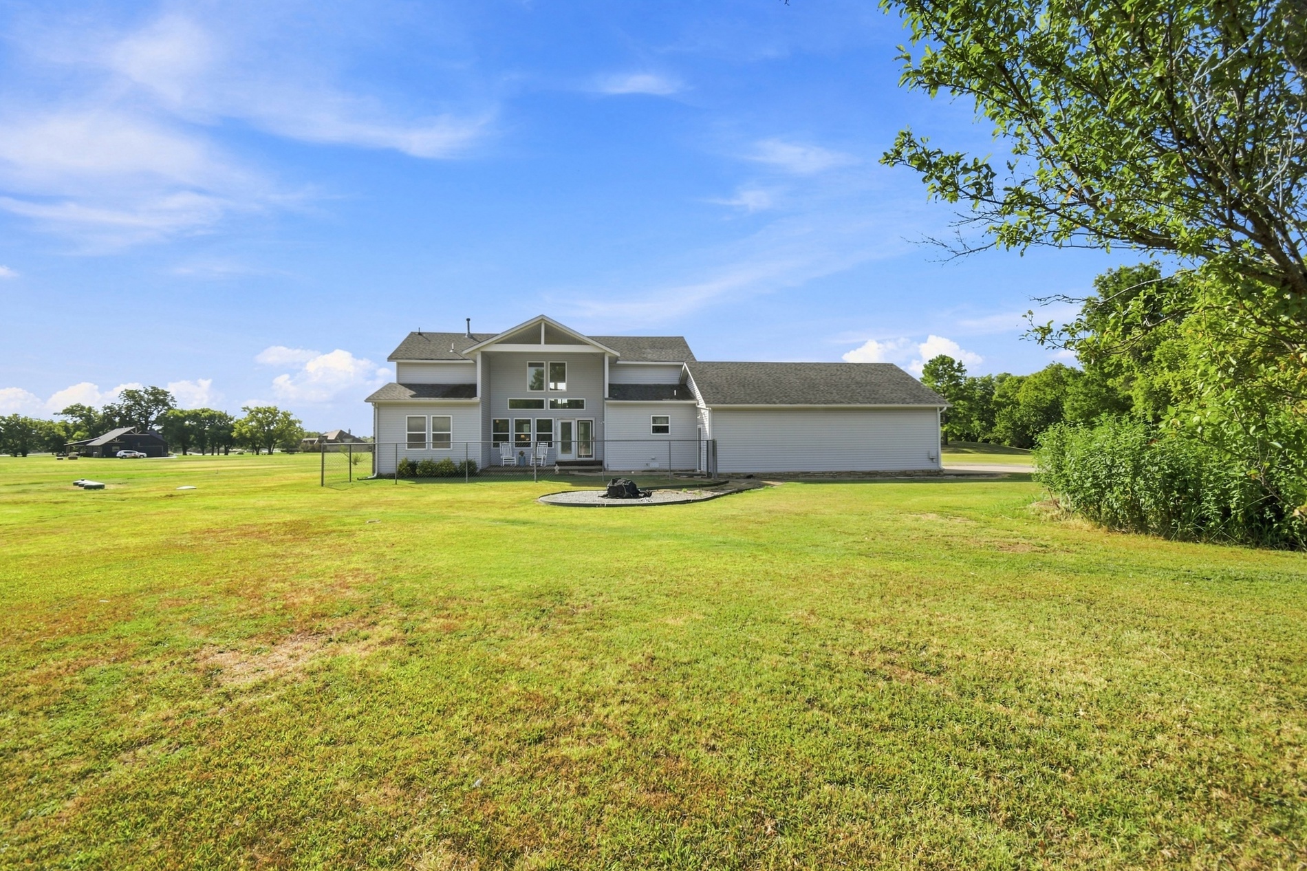 5665 Lakeview Drive Mounds OK 74047