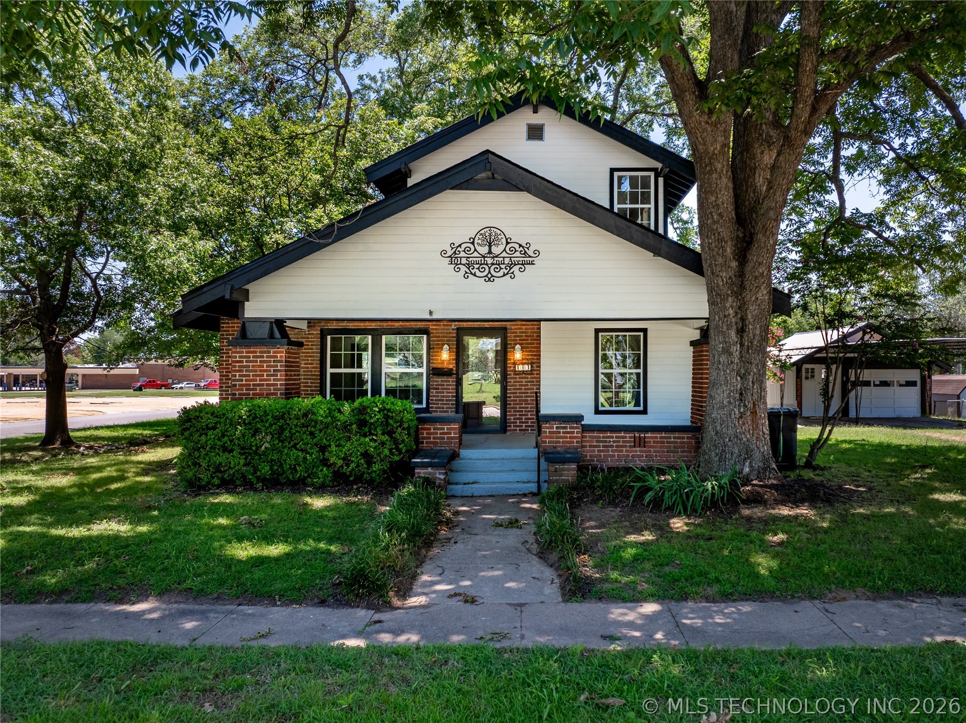 401 S 2nd Avenue Madill OK 73446
