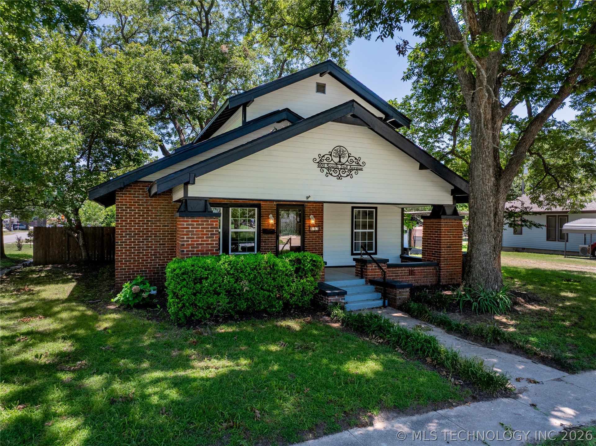 401 S 2nd Avenue Madill OK 73446