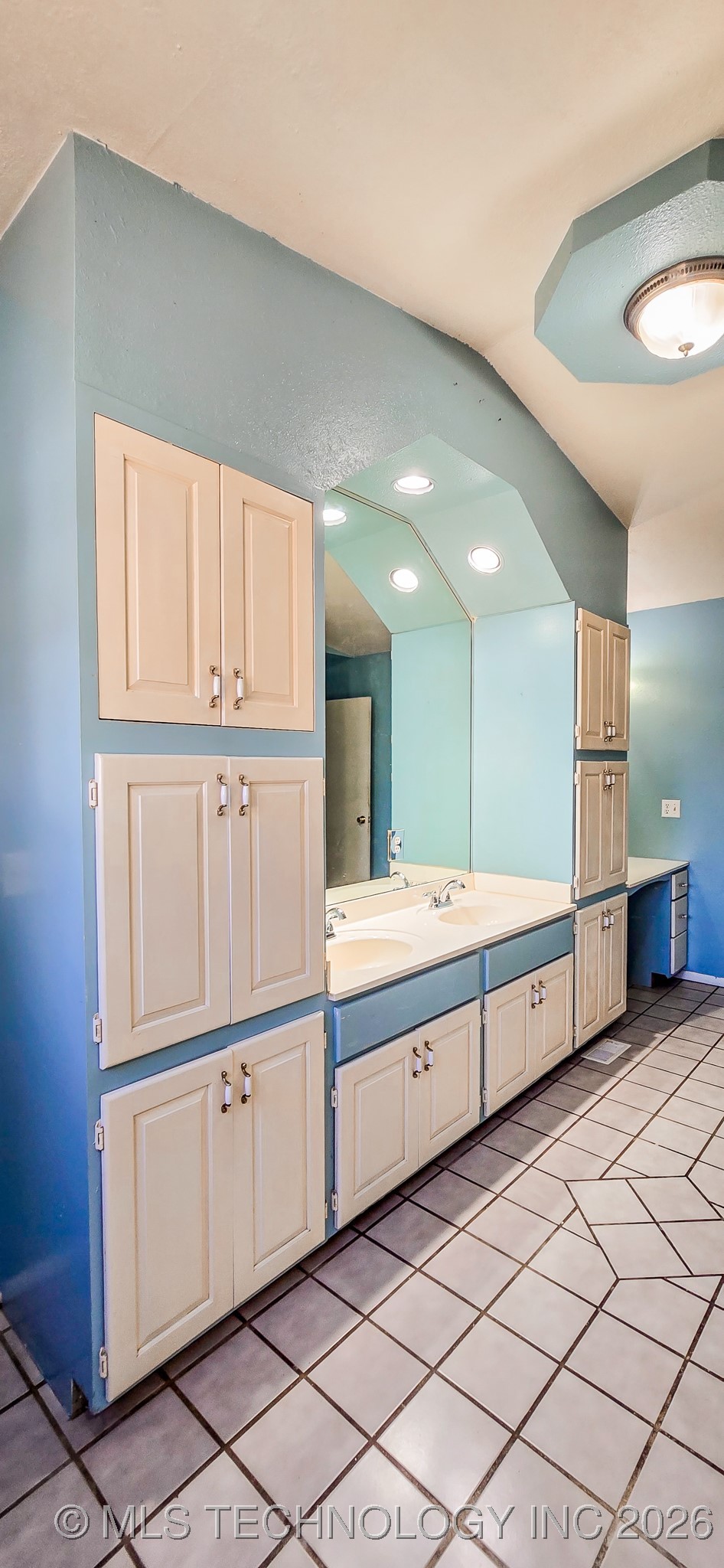 509 Sunset Strip Eufaula OK 74432