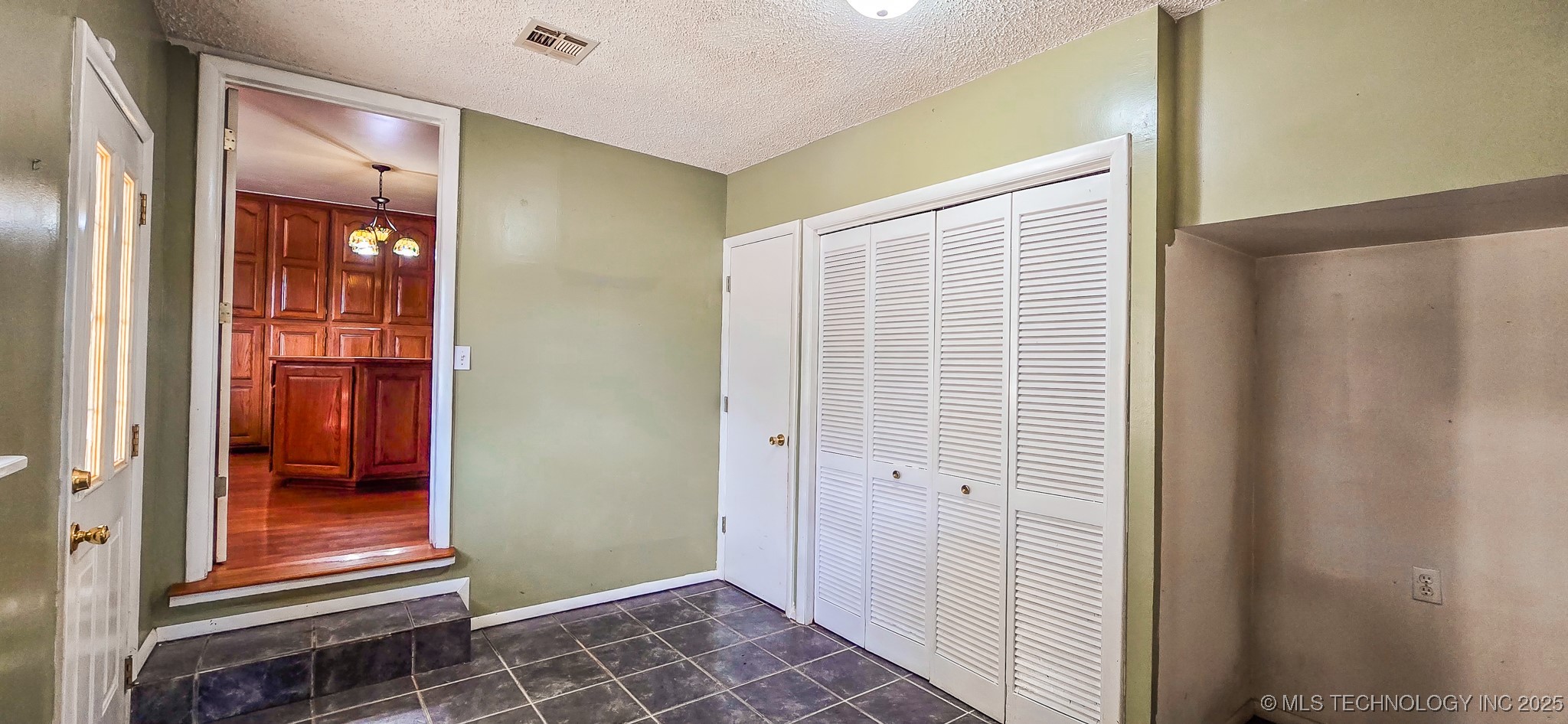 509 Sunset Strip Eufaula OK 74432