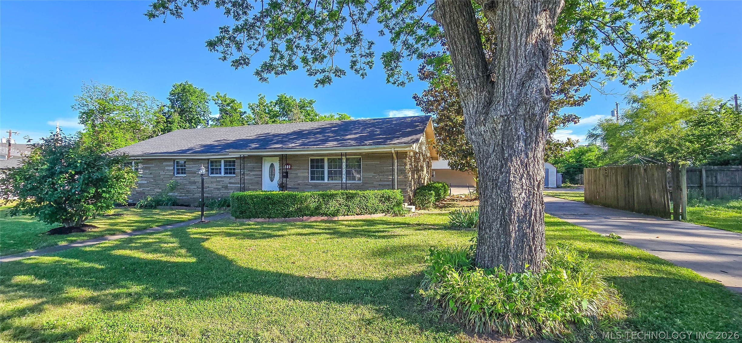 509 Sunset Strip Eufaula OK 74432