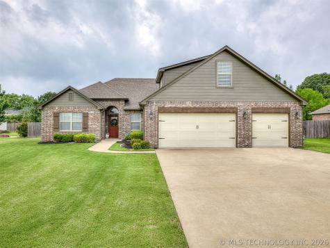 1937 Lester Avenue Bartlesville OK 74006
