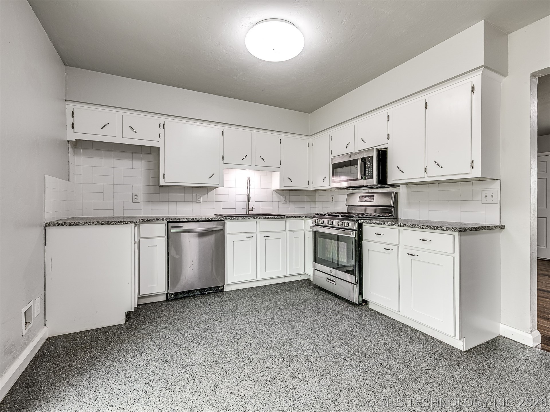 113 W 31st Place Sand Springs OK 74063