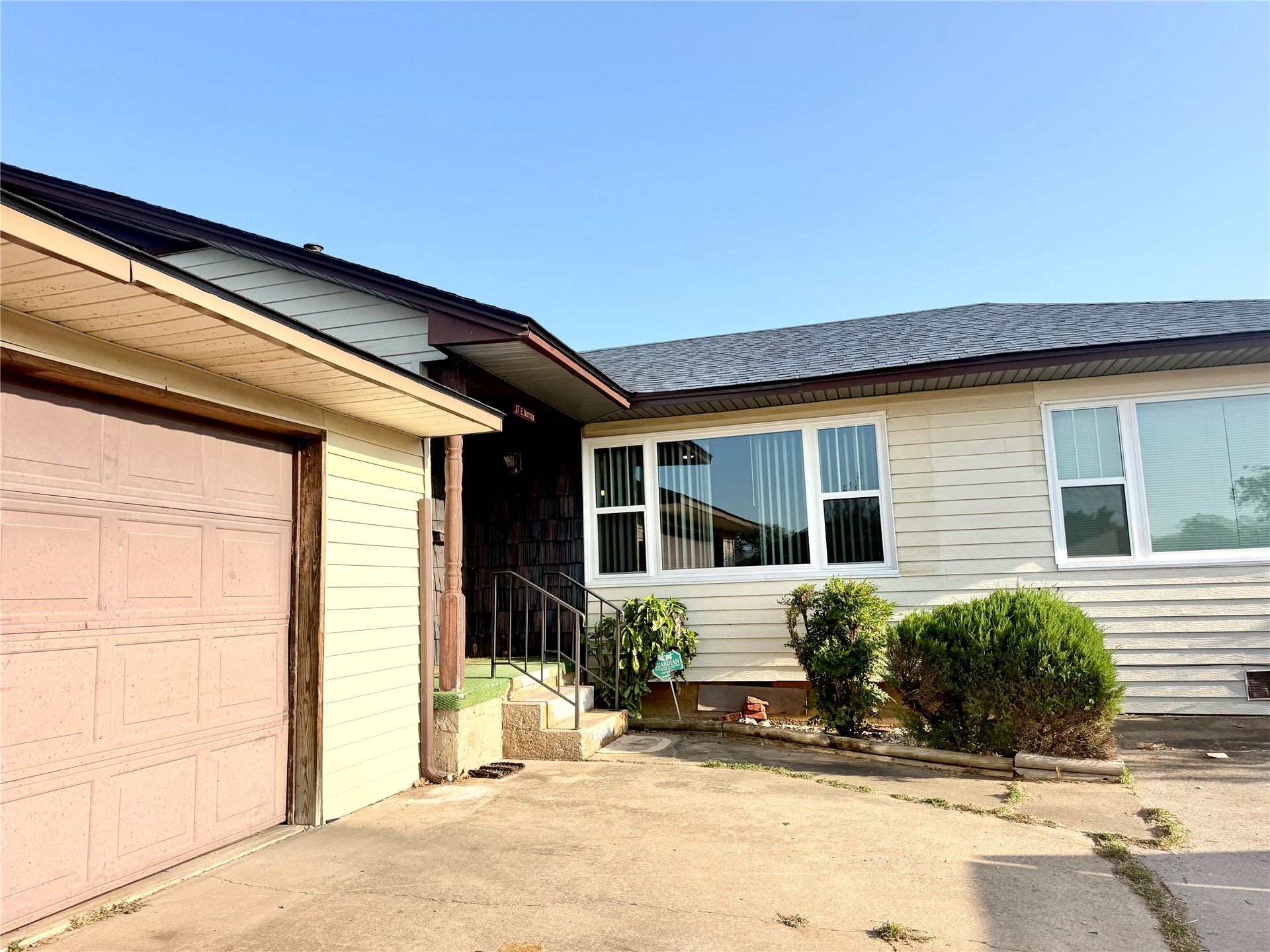 17 E Norma Avenue Sulphur OK 73086