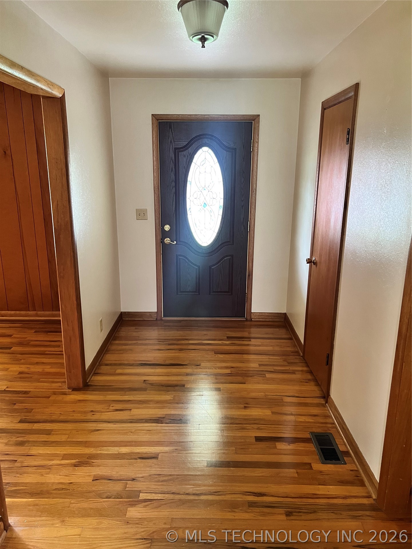 112 N Osage Street Grove OK 74344