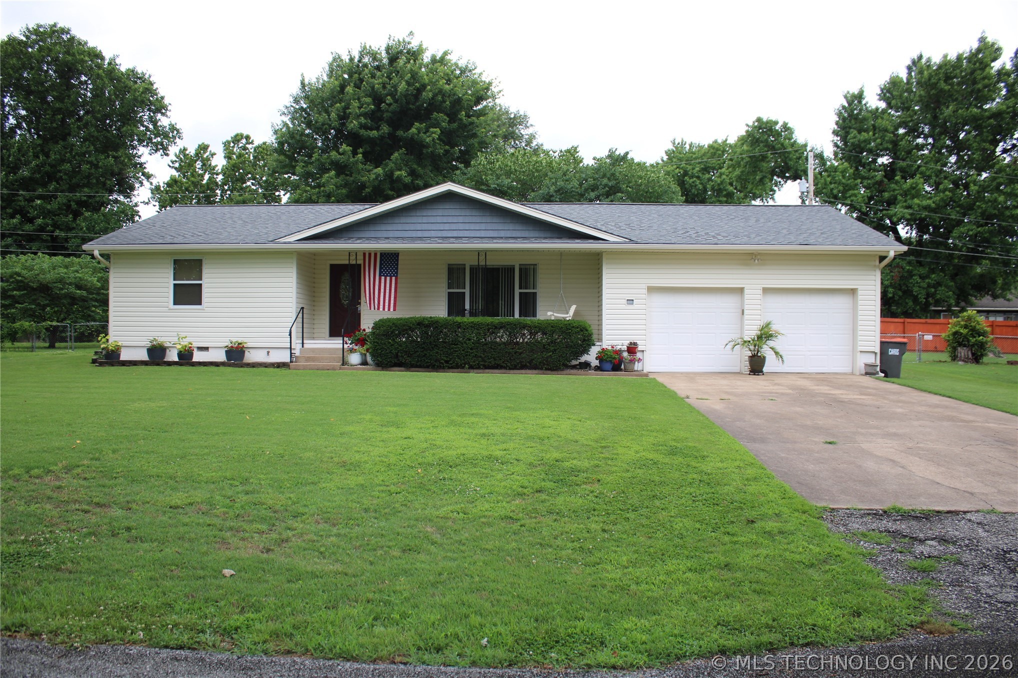 112 N Osage Street Grove OK 74344