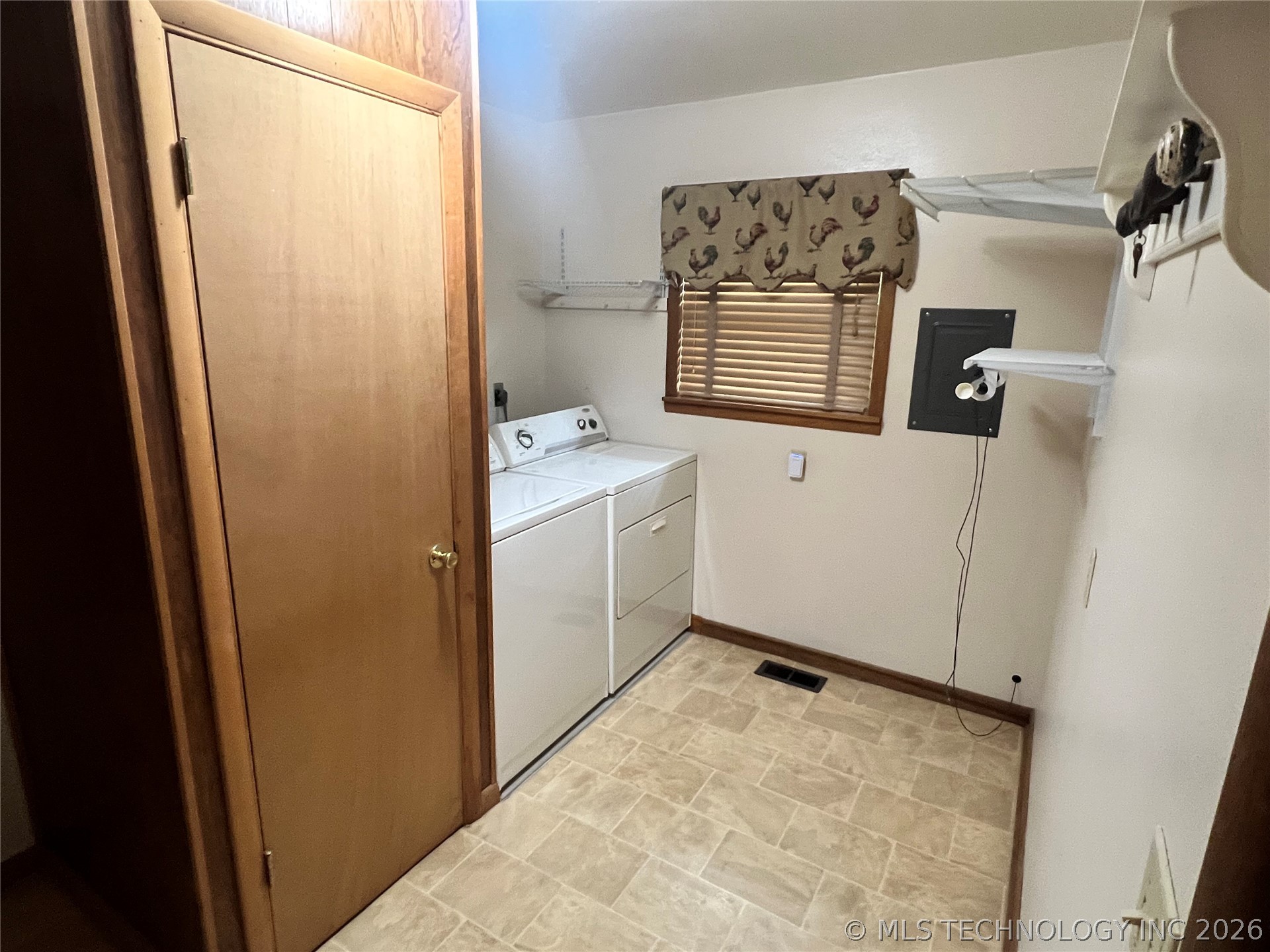 112 N Osage Street Grove OK 74344