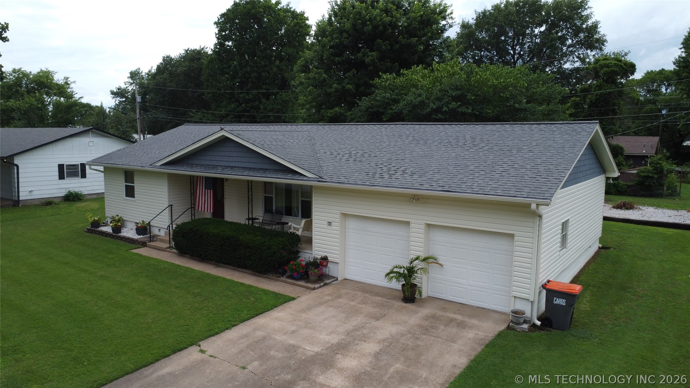 112 N Osage Street Grove OK 74344