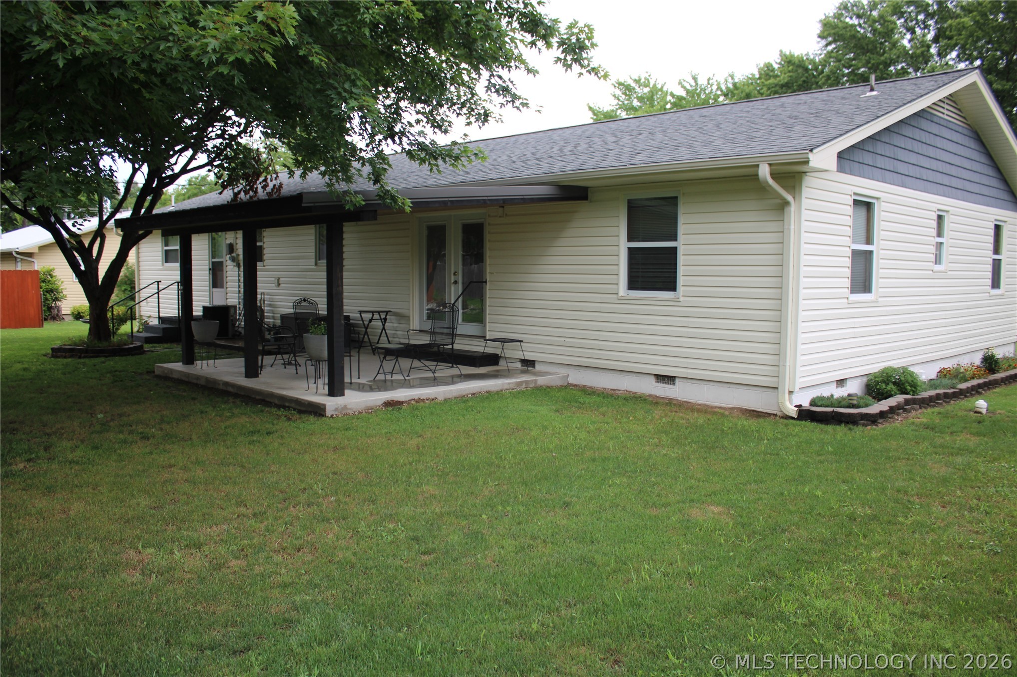 112 N Osage Street Grove OK 74344