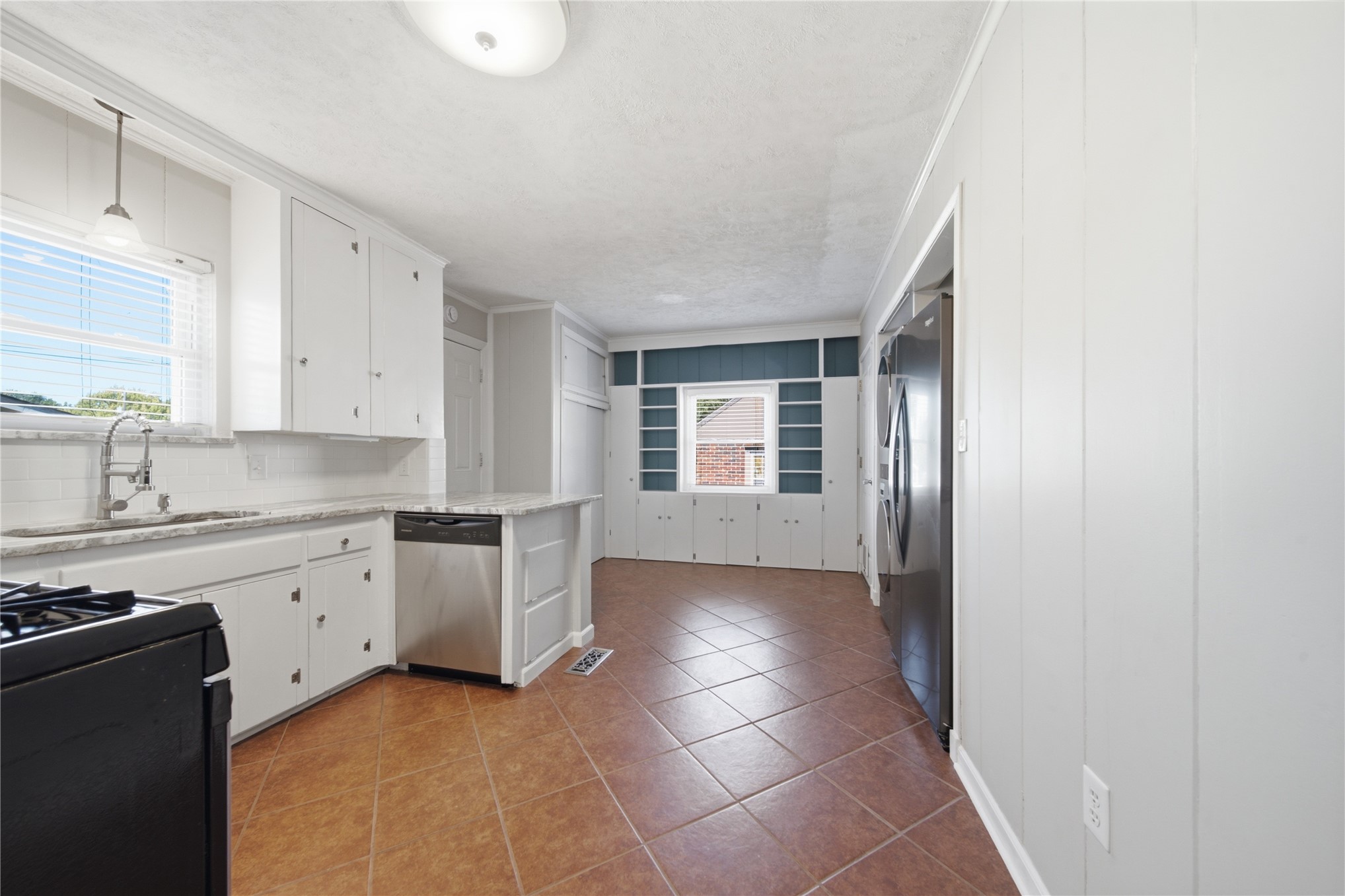 1722 S Columbia Place Tulsa OK 74104