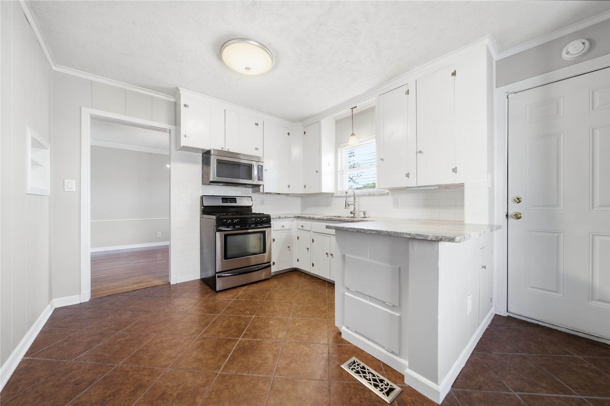 1722 S Columbia Place Tulsa OK 74104