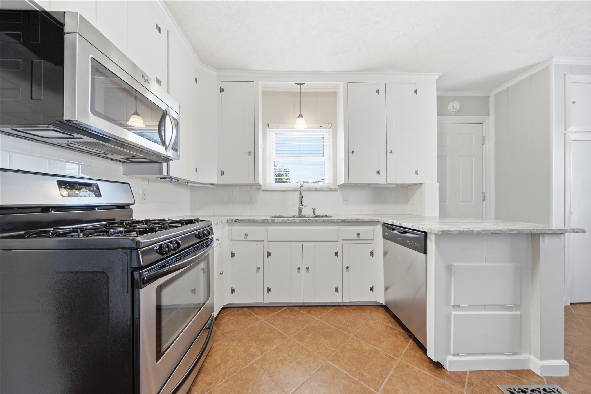 1722 S Columbia Place Tulsa OK 74104