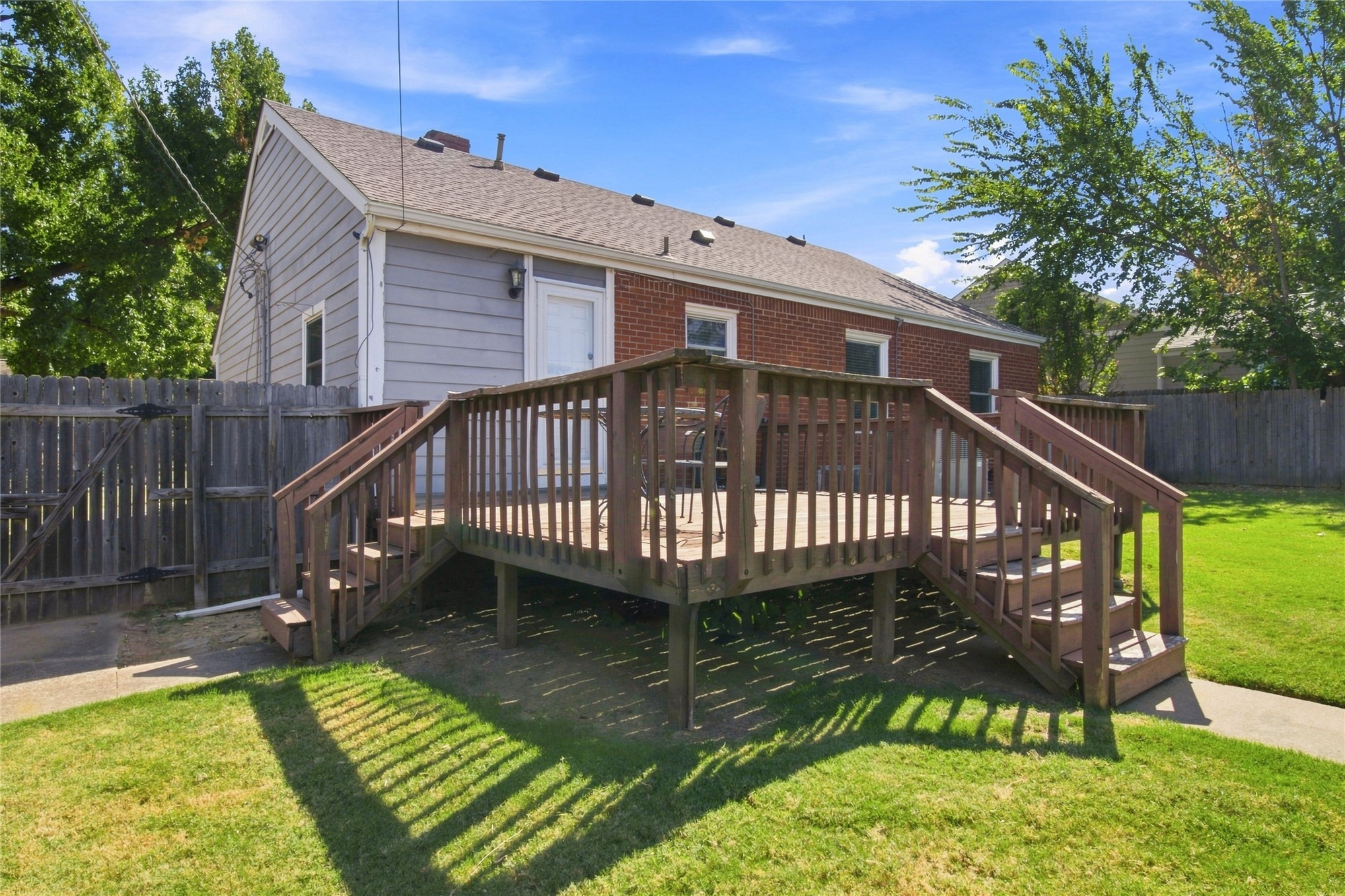 1722 S Columbia Place Tulsa OK 74104