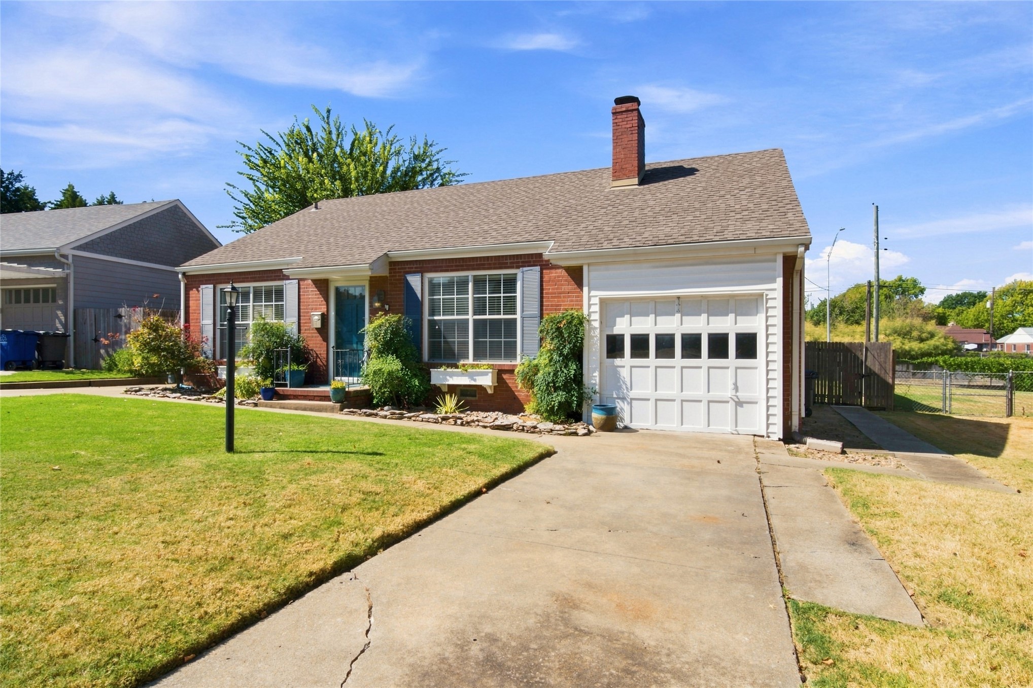 1722 S Columbia Place Tulsa OK 74104
