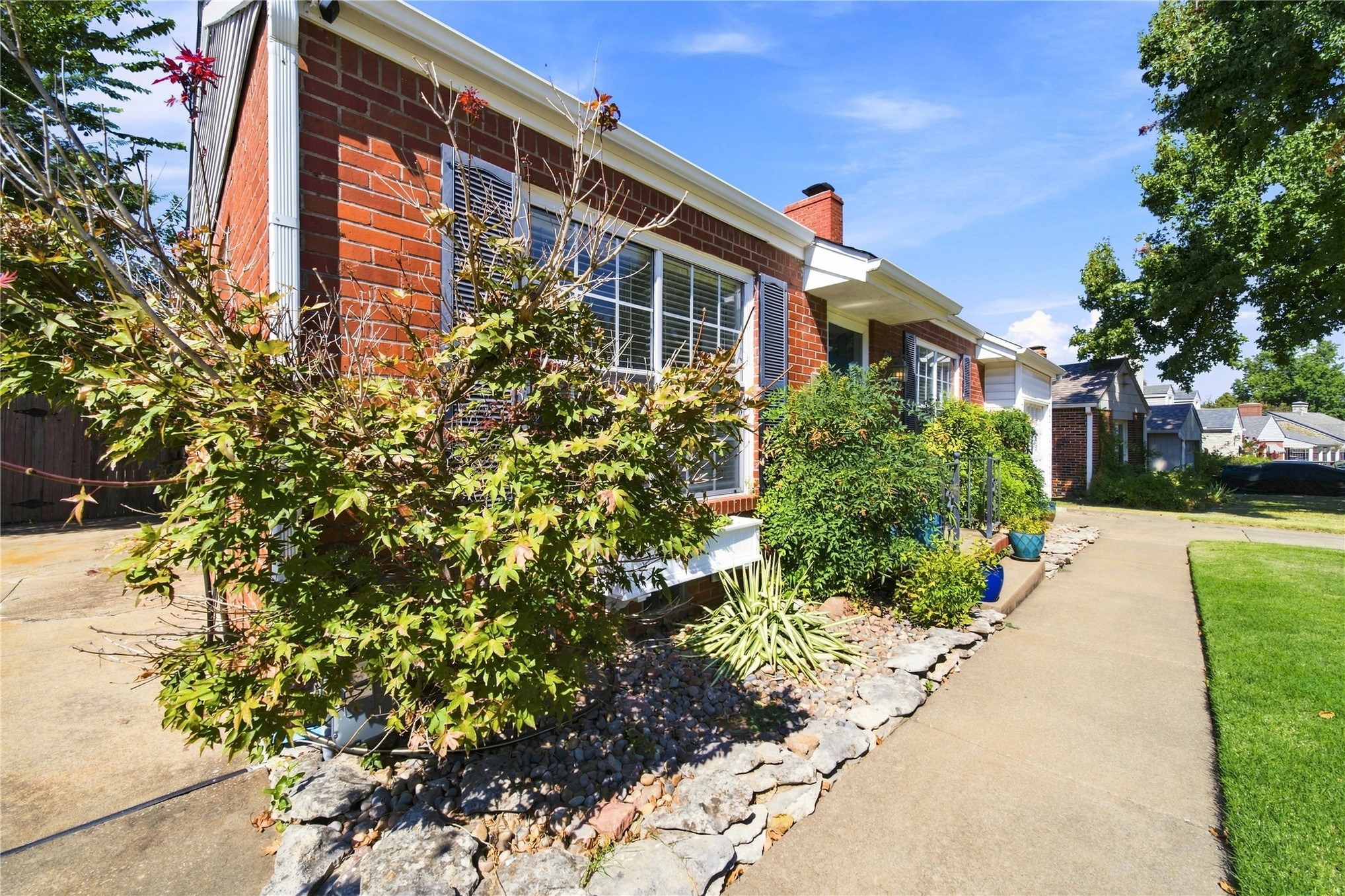 1722 S Columbia Place Tulsa OK 74104