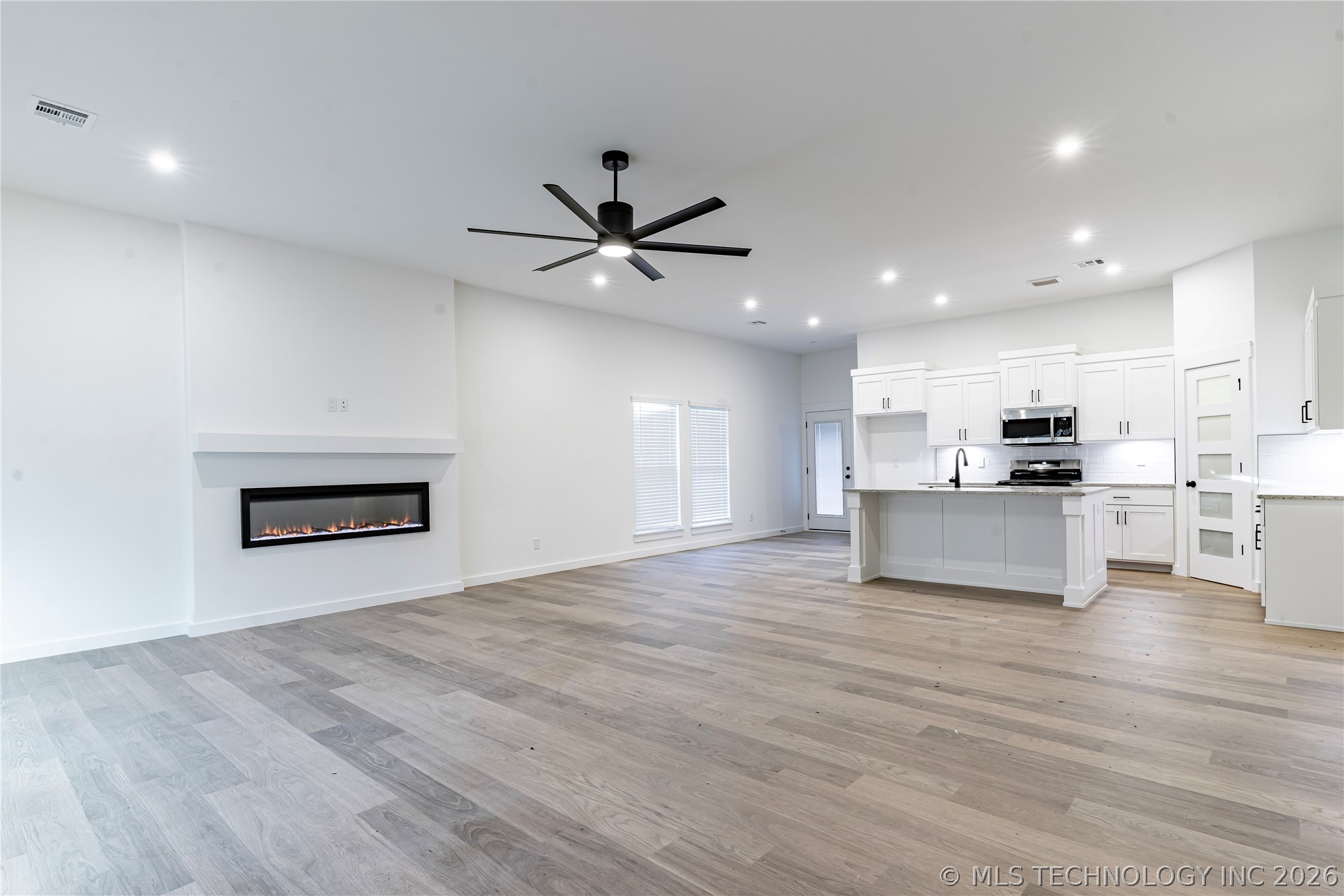 2524 W Main Street Collinsville OK 74021