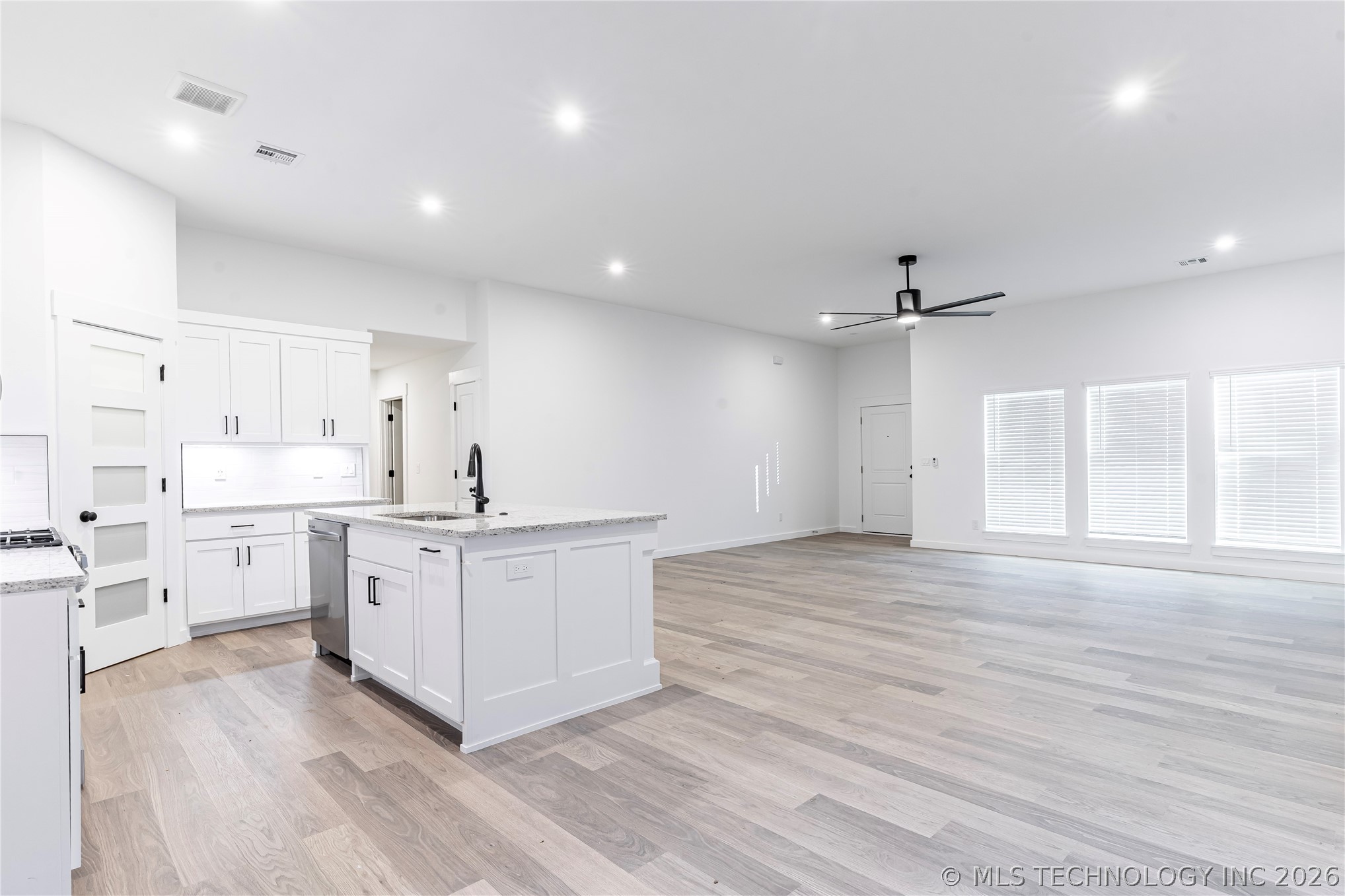 2524 W Main Street Collinsville OK 74021