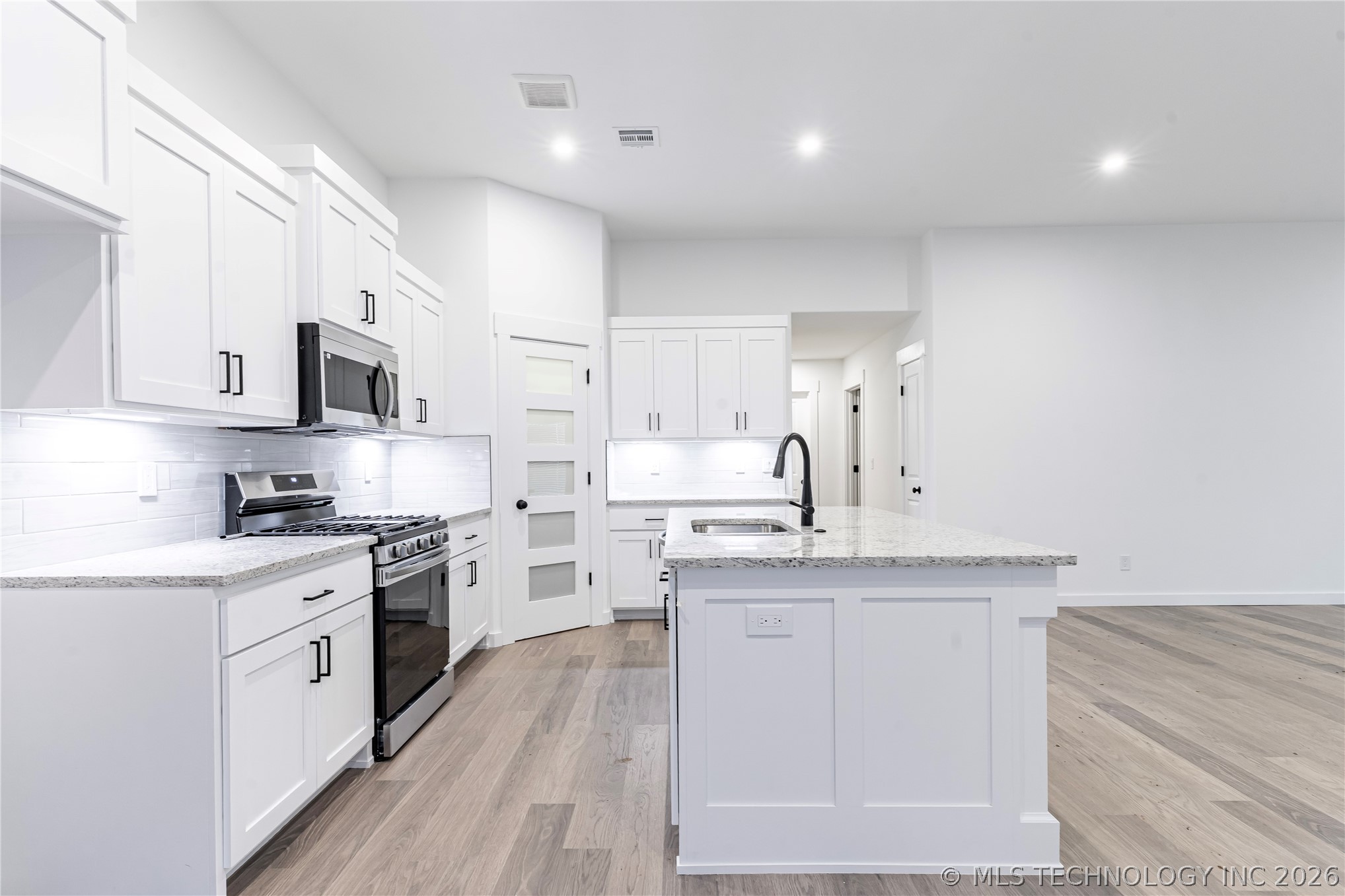 2524 W Main Street Collinsville OK 74021