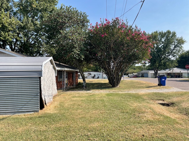 102 N Collins Street Colbert OK 74733
