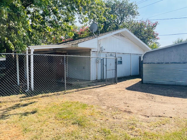 102 N Collins Street Colbert OK 74733