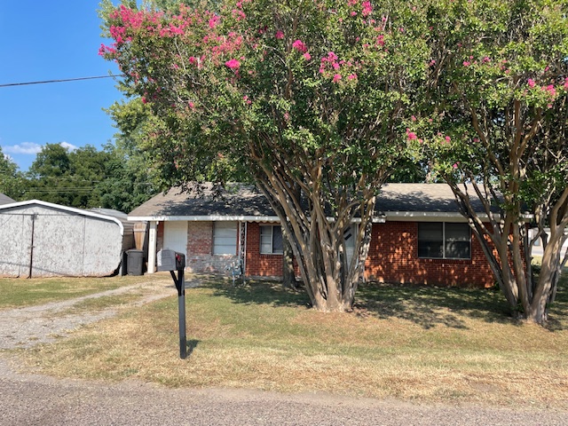 102 N Collins Street Colbert OK 74733