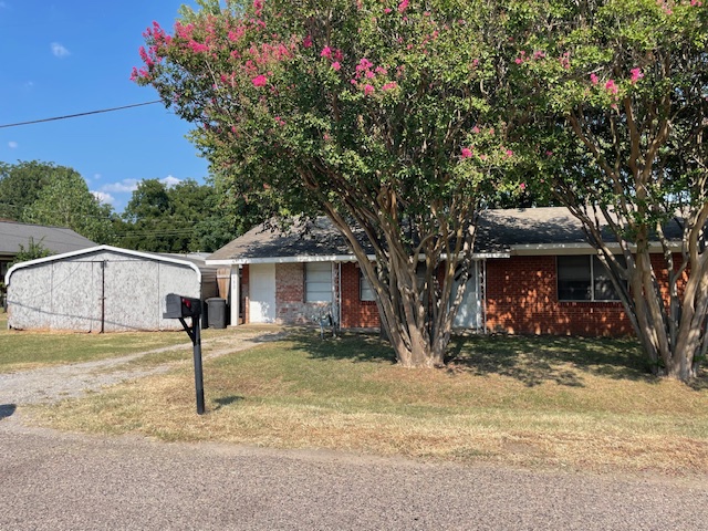 102 N Collins Street Colbert OK 74733