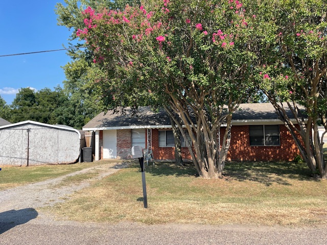 102 N Collins Street Colbert OK 74733