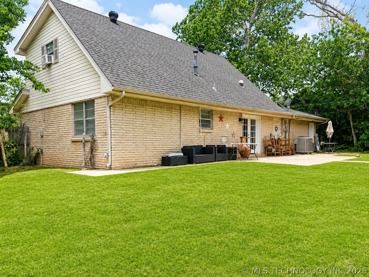 1813 Bellaire Circle Moore OK 73160