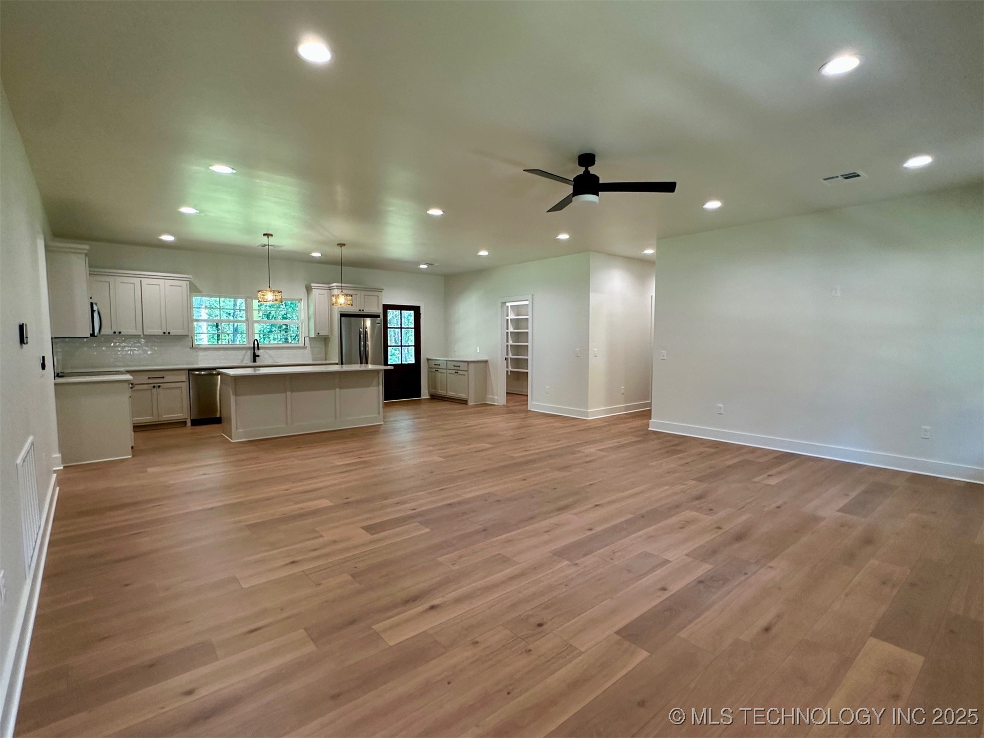 12443 Longboard Loop Kingston OK 73439