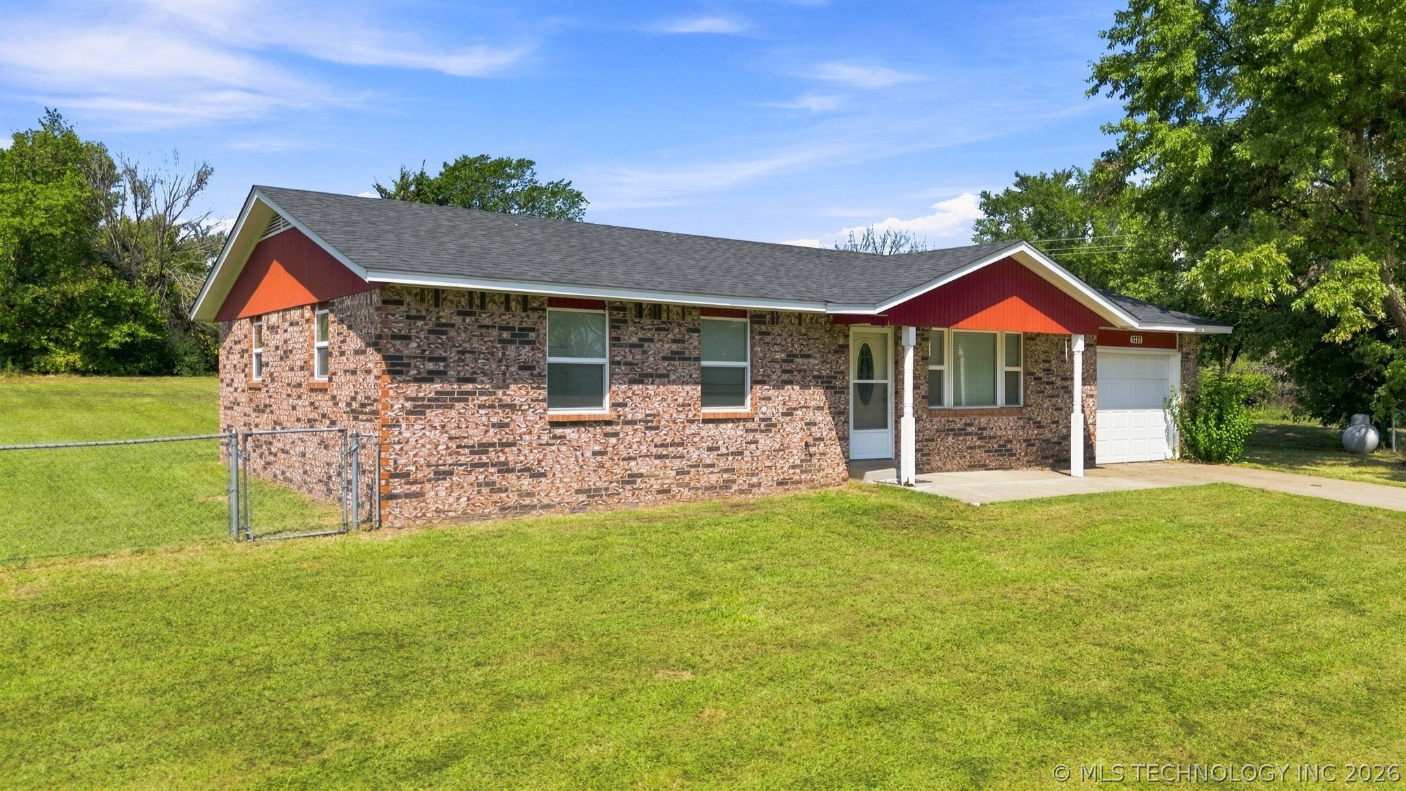 1227 N Sapulpa Road Beggs OK 74421
