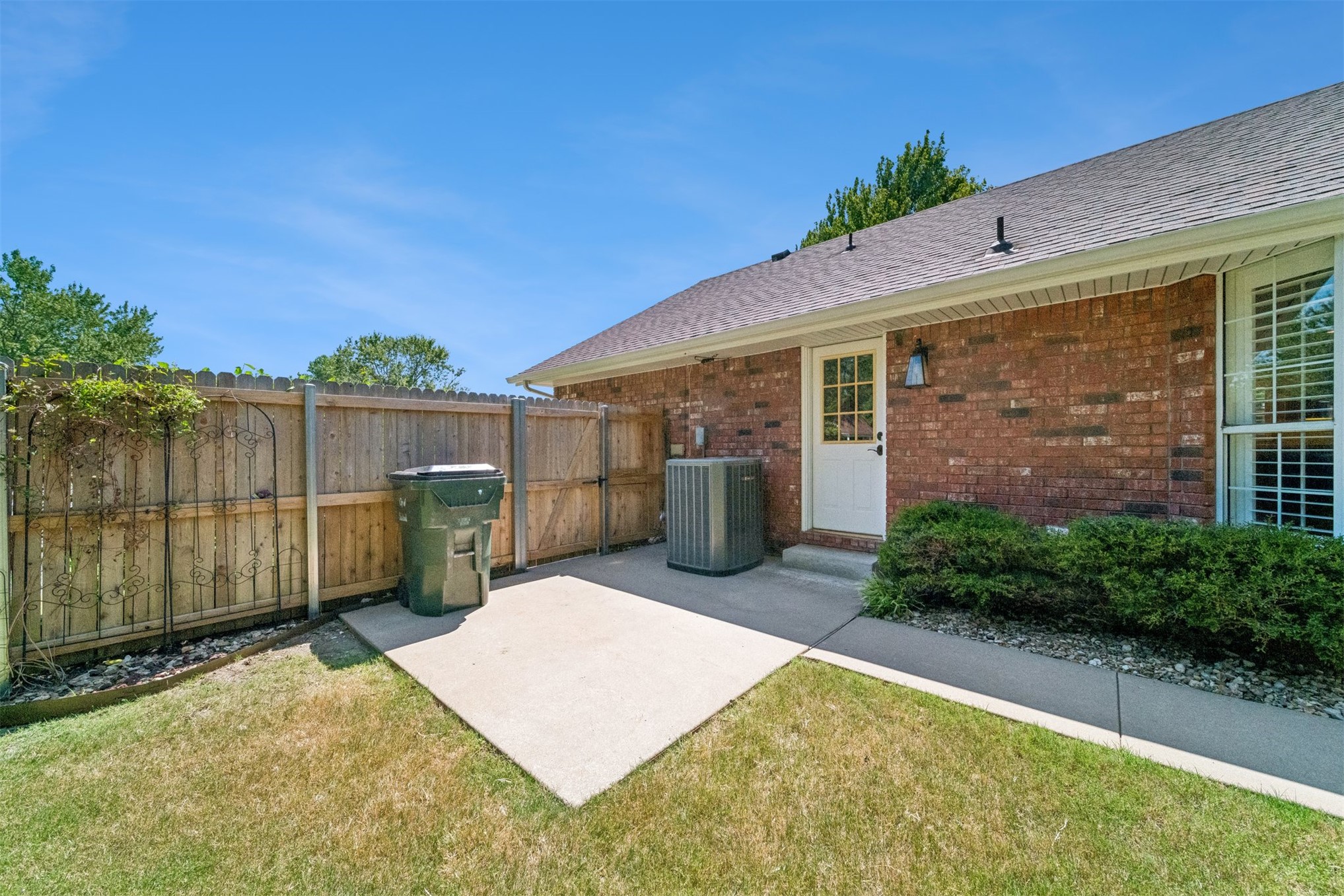 945 N Country Meadow Lane Skiatook OK 74070